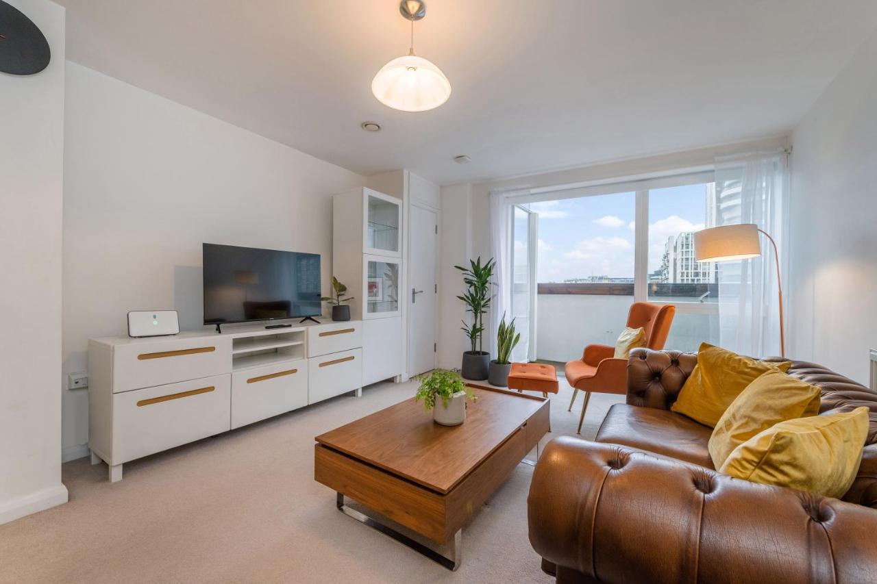 Luxury 2 Bedroom Large Balcony 5 Minutes To Kensington, Holland Park, Westfield Shopping Centre, Portobello Market Londres Exterior foto